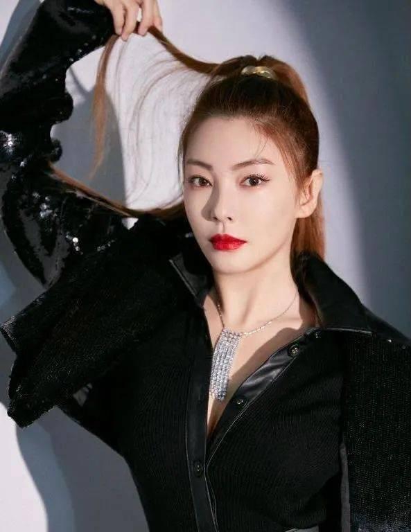 华晨宇张雨绮最新爆料,揭秘娱乐圈背后的惊人真相！